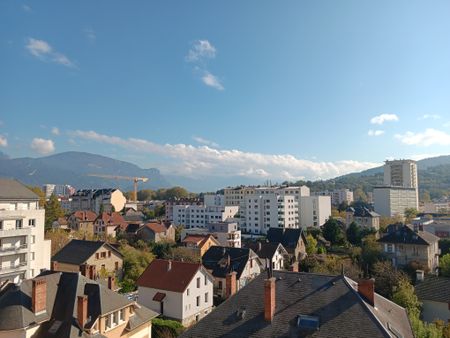 CHAMBERY Superbe T3 meublé en dernier étage avec terrasse – ref 547 - Photo 5