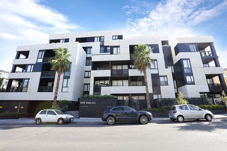 Charming on Darling - Photo 3