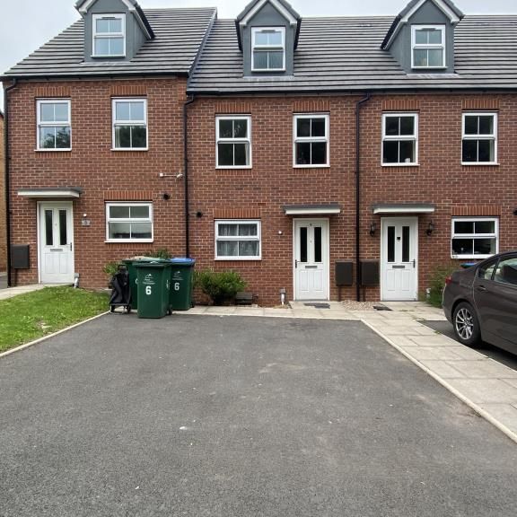 3 bedroom terraced house to rent - Photo 1