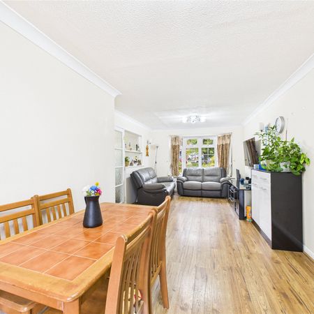 Cranbrook Drive, Berkshire Cranbrook Drive, Berkshire - Photo 3