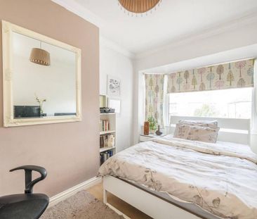 4 bedroom semi-detached house to rent - Photo 5