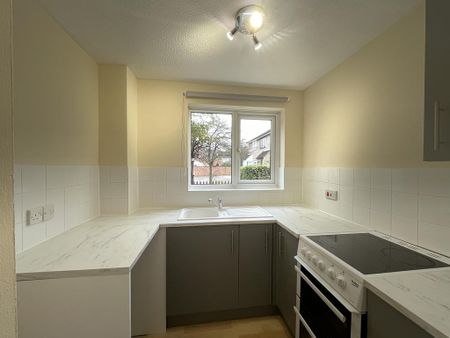 1 bedroom semi-detached house to rent - Photo 3
