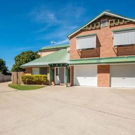 Spacious Townhouse, get in quick!! - Photo 3