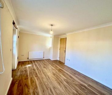 2 bedroom end of terrace house to rent - Photo 1