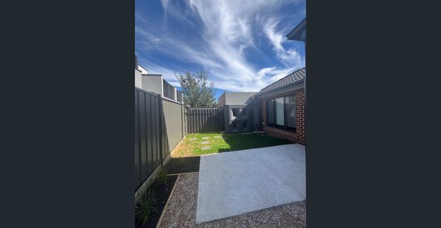 Brand New 2 Bedroom Townhouse - Photo 1