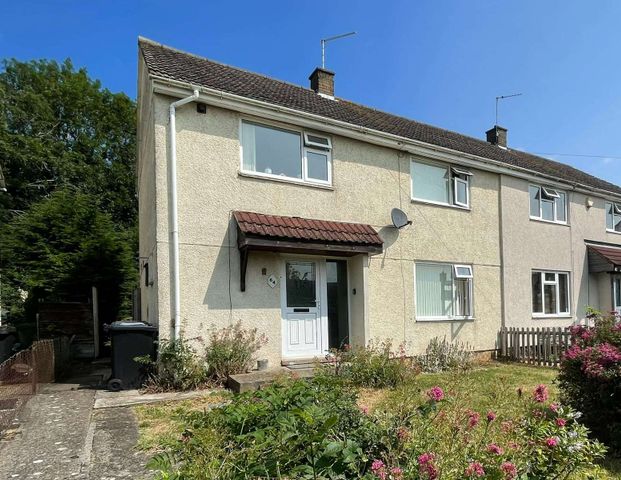 Llewellyn Walk Room 2 - Photo 1