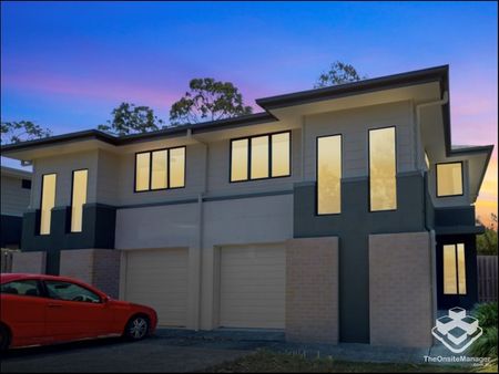 3 bedroom 2 level townhouse - Photo 4