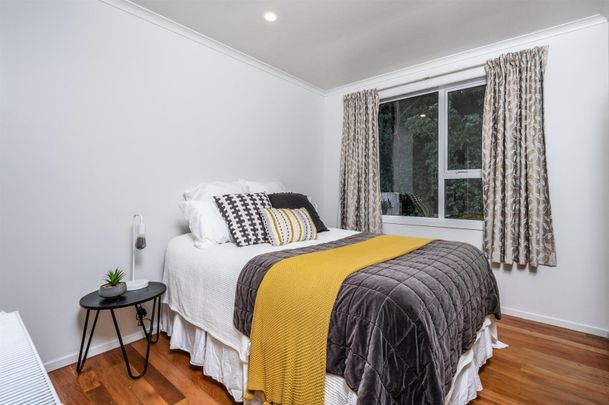 52 Kiwi Crescent, Tawa - Photo 1