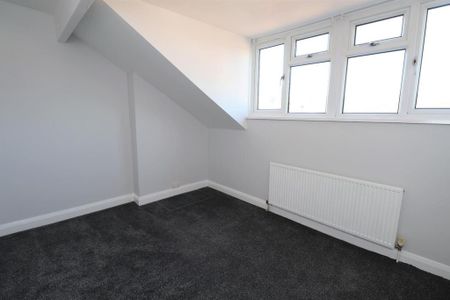 2 bedroom end of terrace house to rent - Photo 2