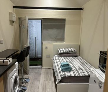 Studio to rent - Photo 3