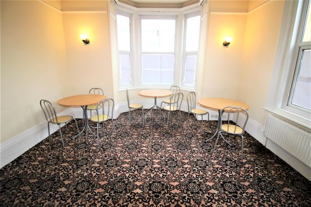 Room For Rent Waverley Road, Southsea - Photo 1
