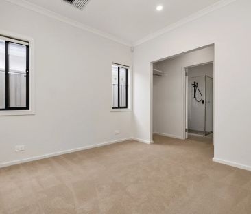 Modern Family Living in a Fast-Growing Eyre Community - Photo 6