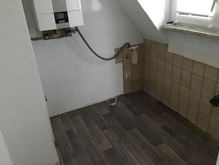 Gemütliches Nest im Dachgeschoss: 2-Zi.-Whg. mit Balkon - Photo 2