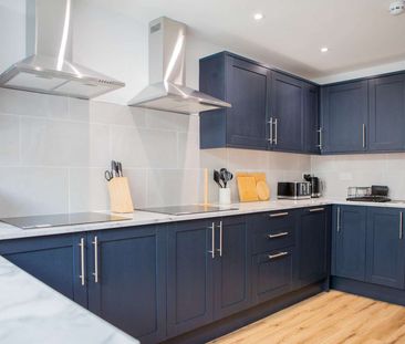 Double Ensuite Room in Luxury Modern HMO in Gladys Avenue, North En... - Photo 1