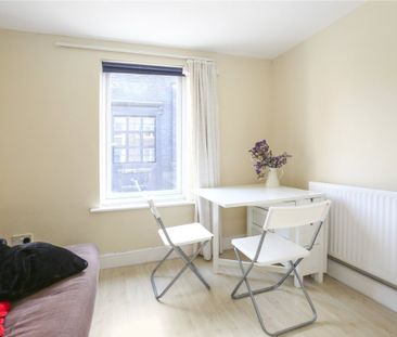 The Terraces, E2, London - Photo 2