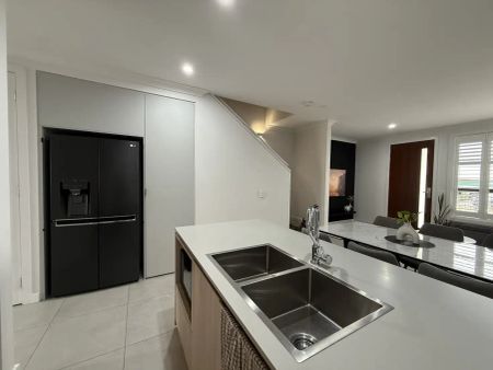 “2 Bedroom House” - Photo 4