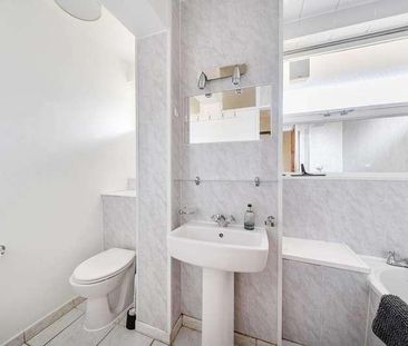 Churchill Gardens, Pimlico, SW1V - Photo 2