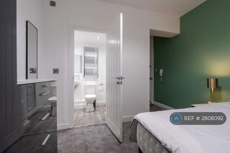 1 bedroom in a house share to rent - Photo 4