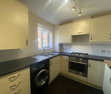 2 bedroom terraced house to rent - Photo 2