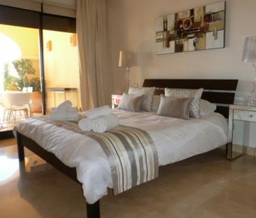 2 Bedroom Apartment For Rent in La Quinta, Málaga - Photo 4