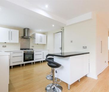 3 bedroom semi-detached house to rent - Photo 6