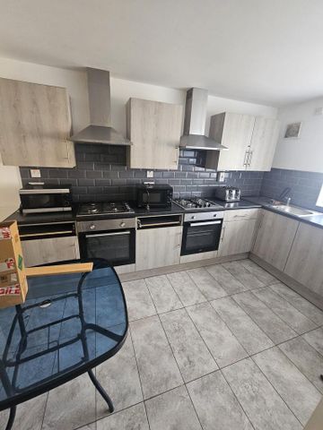 5 bedroom terraced house to rent - Photo 5