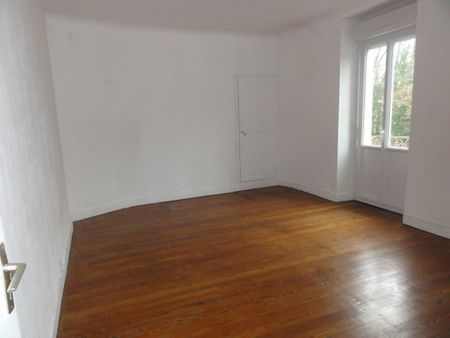 Location Appartement 3 pièces 65m² LE CREUSOT 71200 - Photo 3