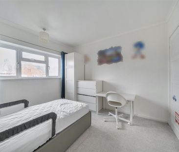 Rutherwyk Road, Chertsey, Surrey, KT16 - Photo 3