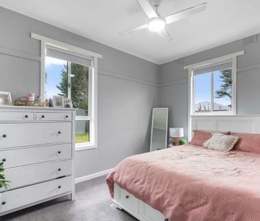 Comfortable 3-Bedroom Home in Central Moe! - Photo 6