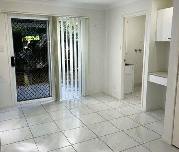 Townhouse - 3 bed, 2 bath, SLUG - Photo 6