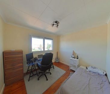 Location Appartement 4 pièces 73m² ROMANS SUR ISERE 26100 - Photo 2