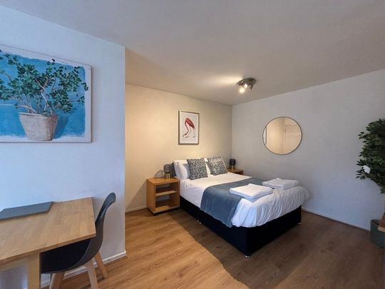 Studio to rent - Photo 1