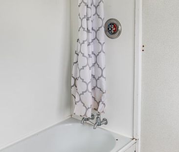 3-bedroom property, perfectly located! - Photo 4