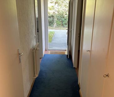 "Schöne Wohnung mit Gartensitzplatz + eigenem Eingang" - Photo 5