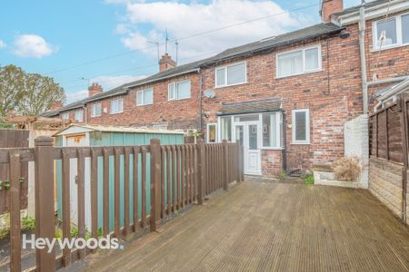 3 bed terraced house to rent in Mellard Street, Newcastle-under-Lyme ST5 - Photo 3