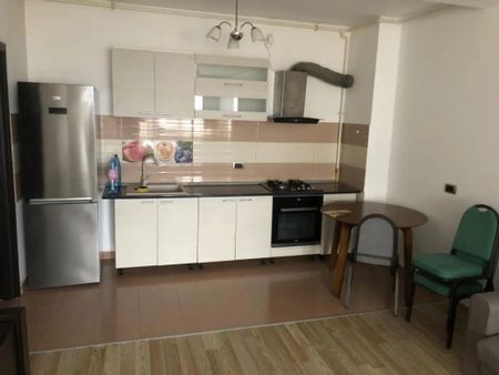 Garsoniera spatioasa, 48 mp, mobilata si utilata, loc de par - Fotografie 2