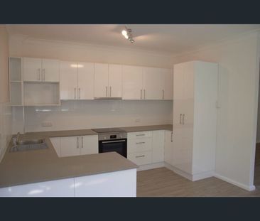 2/13 Mercury Street, Wollongong, NSW 2500 - Photo 3
