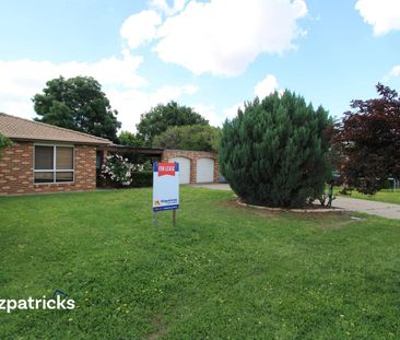 28 Langi Crescent, Glenfield Park, NSW 2650 - Photo 4