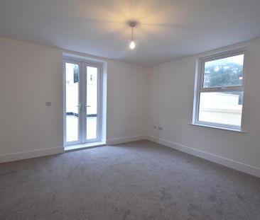 2 bedroom apartment to rent - Photo 6