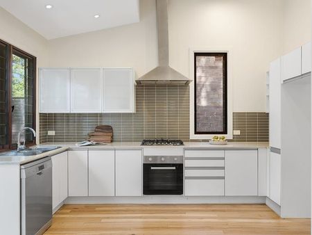 Tastefully Renovated, Modern and Spacious Two Bedroom Family Home in A Highly Sought Parkside Setting - Photo 4