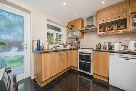 2 bedroom flat to rent - Photo 4