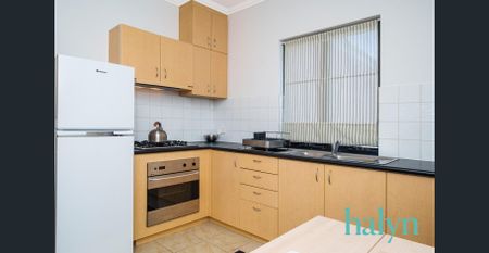 Dual Level Furnished Apartment! - Photo 4