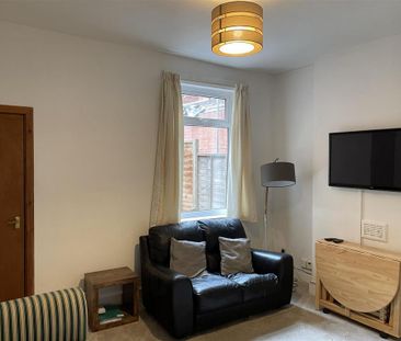 3 bedroom terraced house to rent - Photo 4