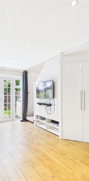 Daventry Court, Bracknell Daventry Court, Bracknell - Photo 2