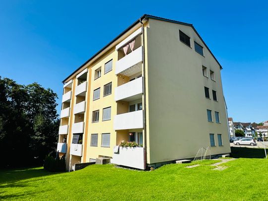 "eigene Waschmaschine | moderne 4.5-Zimmer-Wohnung an ruhiger Lage mit sonnigem Balkon" - Foto 1