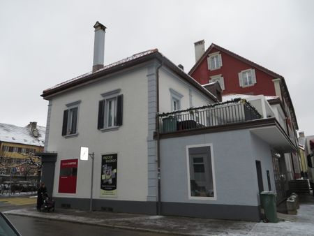 Charmant appartement mansardé de 3,5 pièces dans un petit immeuble. - Photo 2