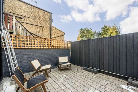 5 bedroom house to rent - Photo 2