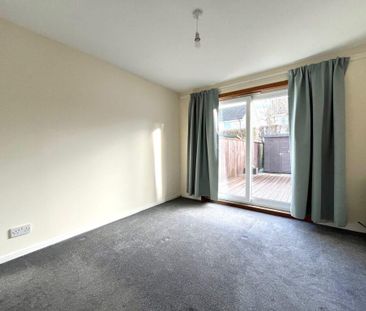 2 bedroom semi-detached bungalow to rent - Photo 3