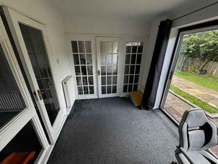 3 bedroom detached house to rent - Photo 3