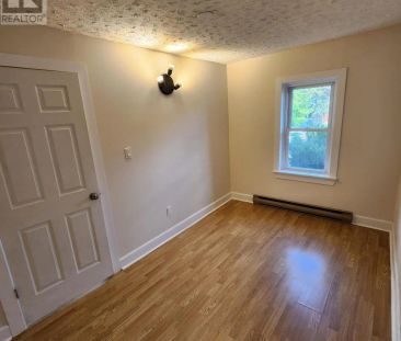 909 SECOND STREET E - Photo 2